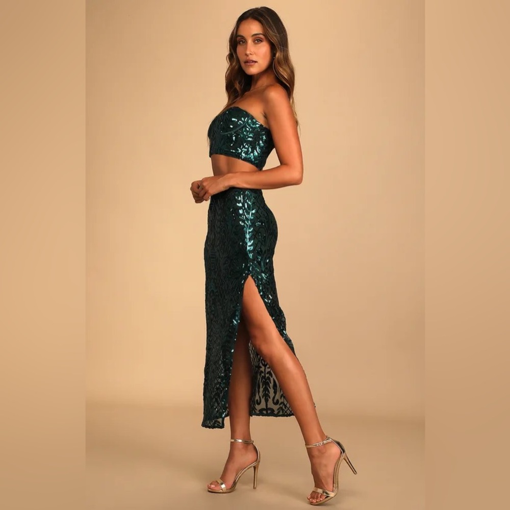 ❤️LULU’S❤️Stunning Impression Emerald Green Sequin Two-Piece Midi Dress